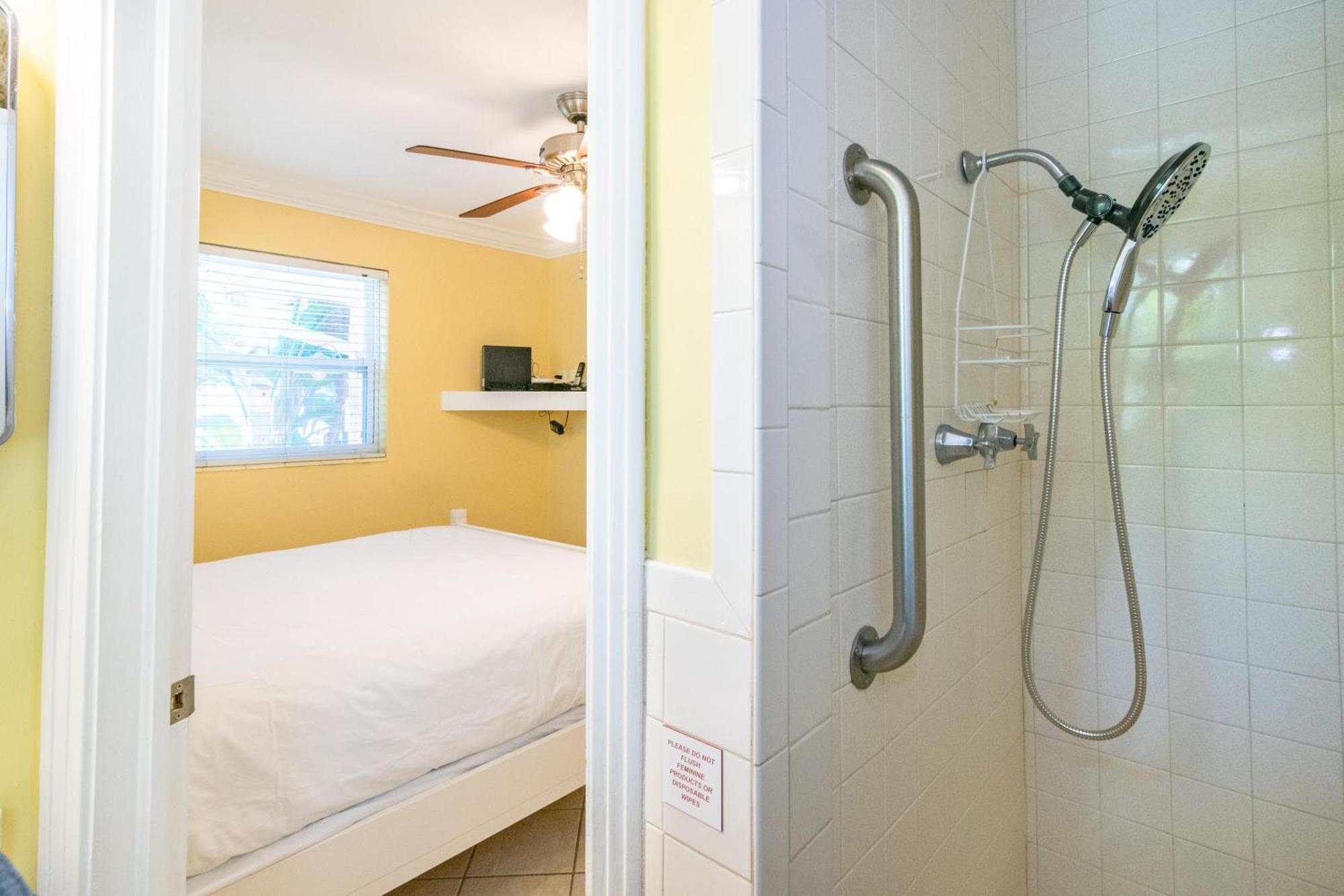 Anna Cabana Bungalow #1 ホームズビーチ エクステリア 写真